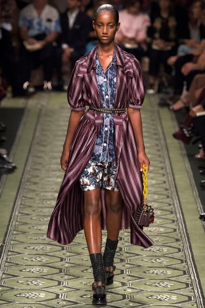 Look 24